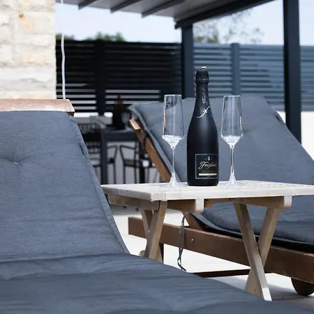 Luxury 33 Apartment *