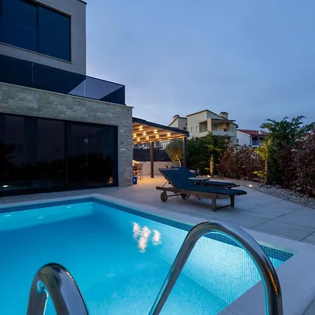 Luxury 33 Krk Town