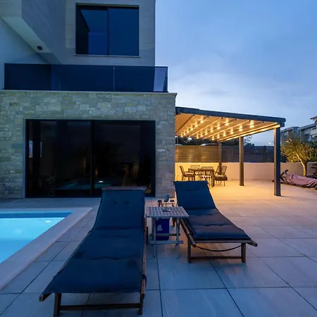 Luxury 33 * Krk Town