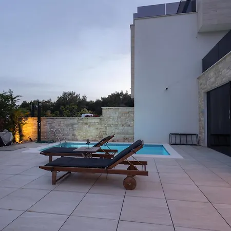 Apartment Luxury 33 *