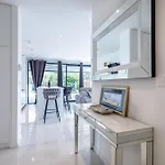 Luxury 33