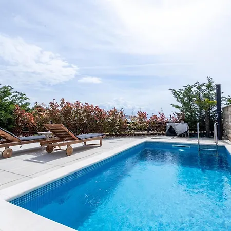 Luxury 33 * Krk Town