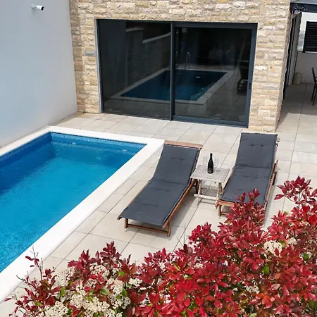 Luxury 33 Apartman *